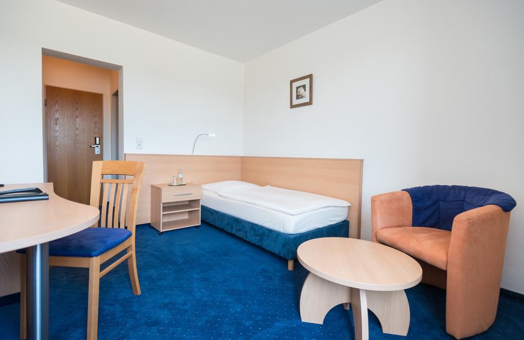Rheinterrassen Hotel Cafe Restaurant Widdig Dış mekan fotoğraf